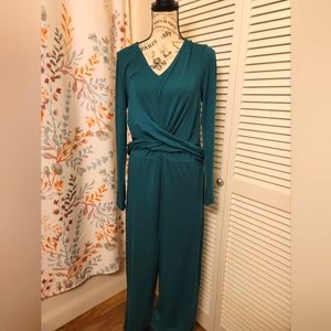 NWT Old Navy Women's Jumpsuit Beautiful Emerald Green Size XL Keyhole back